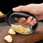 Garlic Press,Stainless Steel Garlic Mincer Crusher,Ergonomic Handle,Easy to Use,Easy to Clean,Effort-Saving Kitchen Gadgets-Black