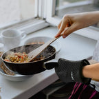 Kitchen Oven Gloves - Dual-Layer Heat Resistant Grilling Gloves, Silicone Oven Mitts with 5 Fingers, Waterproof Non-Slip Pot Holder for Barbecue, Cooking, Baking (Black)