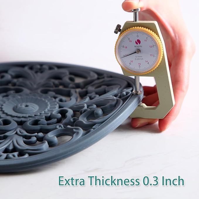 Extra Thick Silicone Trivet Mat for Hot Dishes, Hot Pots and Pans, Pot Holder, Hot Pad to Portect Your Table and Countertop, Kitchen Decor and Accessories,Black,Set of 3