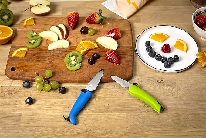 Kuhn Rikon Kinderkitchen® Kids Chef Knife Set 6", 2 Pieces, Green/Blue | Straight Edge & Serrated Knife | Cutting Tool Made for Real Cooking | Child Friendly Dog Design With Hand Guard For Safety