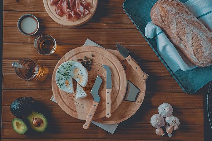 PICNIC TIME Star Wars Mandalorian Grogu Circo Cheese Board & Knife Set, Charcuterie Board Gift with 4 Stainless Steel Tools, Wooden Cutting Board for Cheese, Meat & Crackers, Housewarming (Parawood)